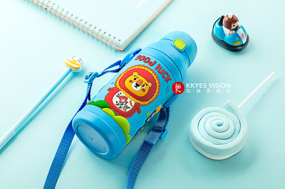 卡通儿童水杯 静物摄影与儿童摄影的完美融合